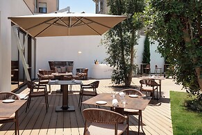 Antum Hotel