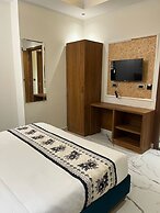 Royal Vista Hotel By Divud Ecom