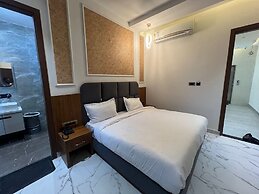 Royal Vista Hotel By Divud Ecom