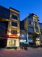 Royal Vista Hotel By Divud Ecom