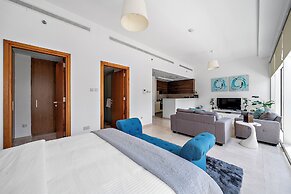 Elegant Studio with Burj Khalifa Views