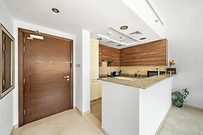 Elegant Studio with Burj Khalifa Views