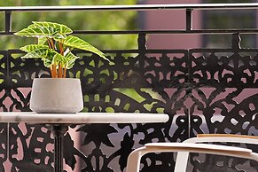 Cozy Studio With Balcony in Unbeatable Location
