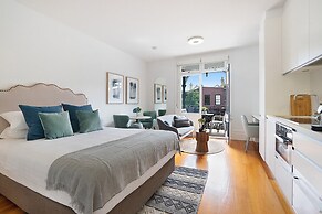 Cozy Studio With Balcony in Unbeatable Location