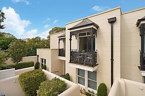 Cozy Studio With Balcony in Unbeatable Location