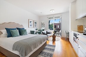 Cozy Studio With Balcony in Unbeatable Location