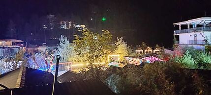 Red Leaf Resort & Cafe