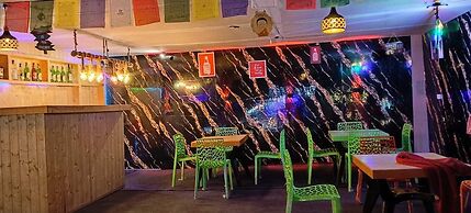 Red Leaf Resort & Cafe