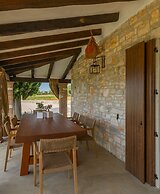 Spacious Country Villa With Private Pool