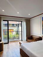 Azen Lakeside Apartment & Hotel