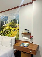 Azen Lakeside Apartment & Hotel