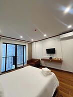 Azen Lakeside Apartment & Hotel