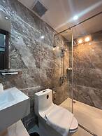 Azen Lakeside Apartment & Hotel