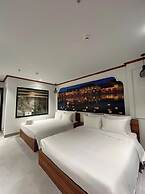 Azen Lakeside Apartment & Hotel