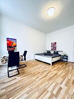 Modern Studio Close to Stadthalle