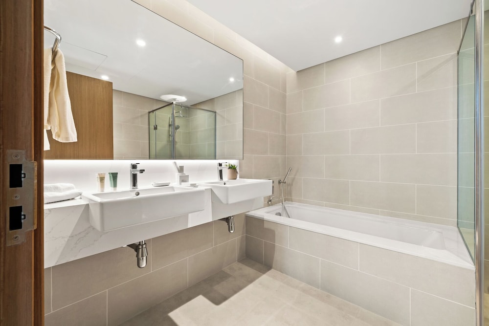 2BR plus M Pet-Friendly Prime Amenities