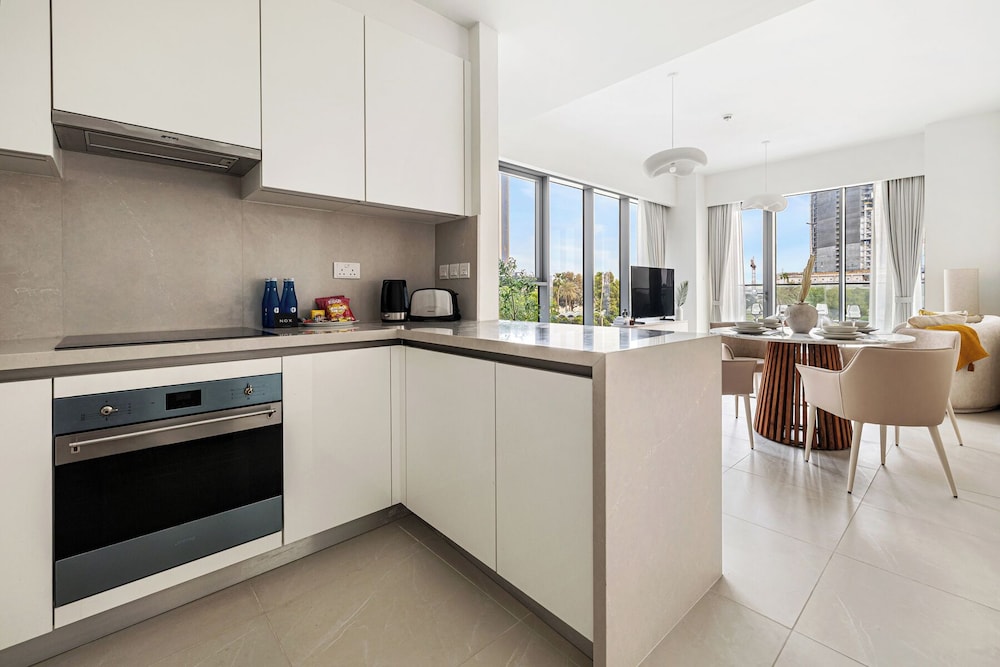 2BR Apartment Near Downtown Dubai Mall