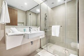 2BR Apartment Near Downtown Dubai Mall