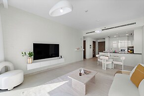2BR M Canal Front with Full Water Views
