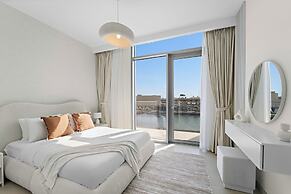 2BR M Canal Front with Full Water Views