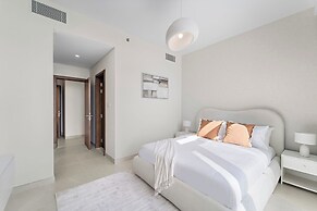 2BR M Canal Front with Full Water Views
