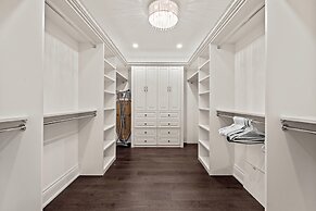 GLOBALSTAY Luxury 4 Bedroom House