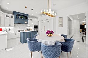 GLOBALSTAY Luxury 4 Bedroom House