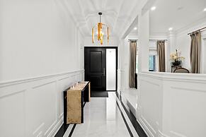 GLOBALSTAY Luxury 4 Bedroom House