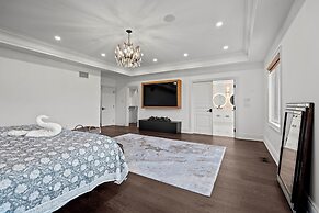 GLOBALSTAY Luxury 4 Bedroom House