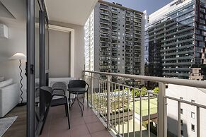 Spacious 3-bed Apartment in Melbourne CBD