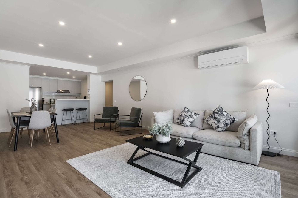 Spacious 3-bed Apartment in Melbourne CBD