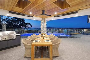 Baymere Pool Spa City Views
