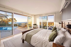 Baymere Pool Spa City Views