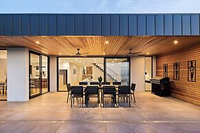 Valora Luxury By The Bay