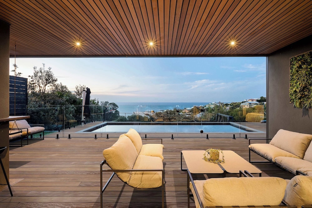 Valora Luxury By The Bay