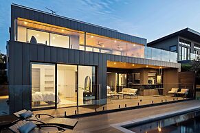 Valora Luxury By The Bay