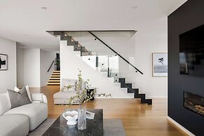 Valora Luxury By The Bay