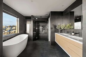 Valora Luxury By The Bay