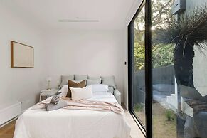 Banksia Luxury Home With Views