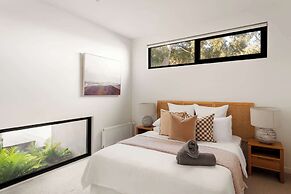 Banksia Luxury Home With Views
