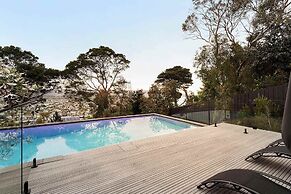 Banksia Luxury Home With Views