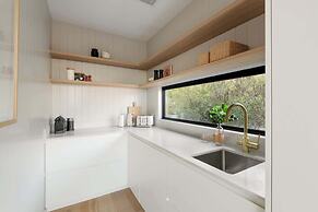 Banksia Luxury Home With Views