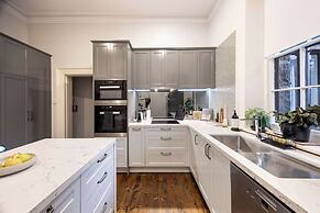 The Empress Direct Access Carlton Gardens