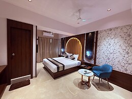 Hotel Saffron Grand Thane