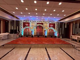 Hotel Saffron Grand Thane