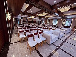 Hotel Saffron Grand Thane