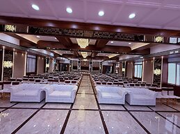 Hotel Saffron Grand Thane