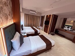 Hotel Saffron Grand Thane