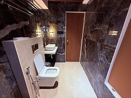 Hotel Saffron Grand Thane