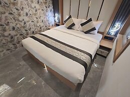 Hotel Saffron Grand Thane